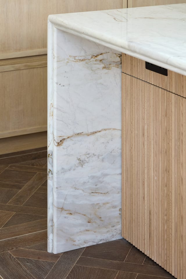 Wimbledon Shaker Timber & Lacquer Kitchen