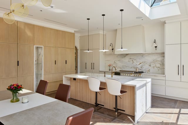 Wimbledon Shaker Timber & Lacquer Kitchen