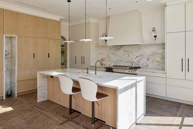 Wimbledon Shaker Timber & Lacquer Kitchen