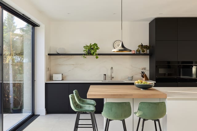 Beckenham White & Black Ceramic Kitchen