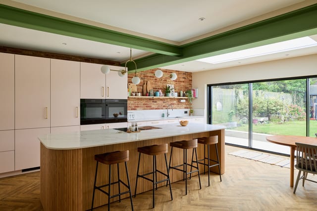Hayes Pink Lacquer & Oak Kitchen