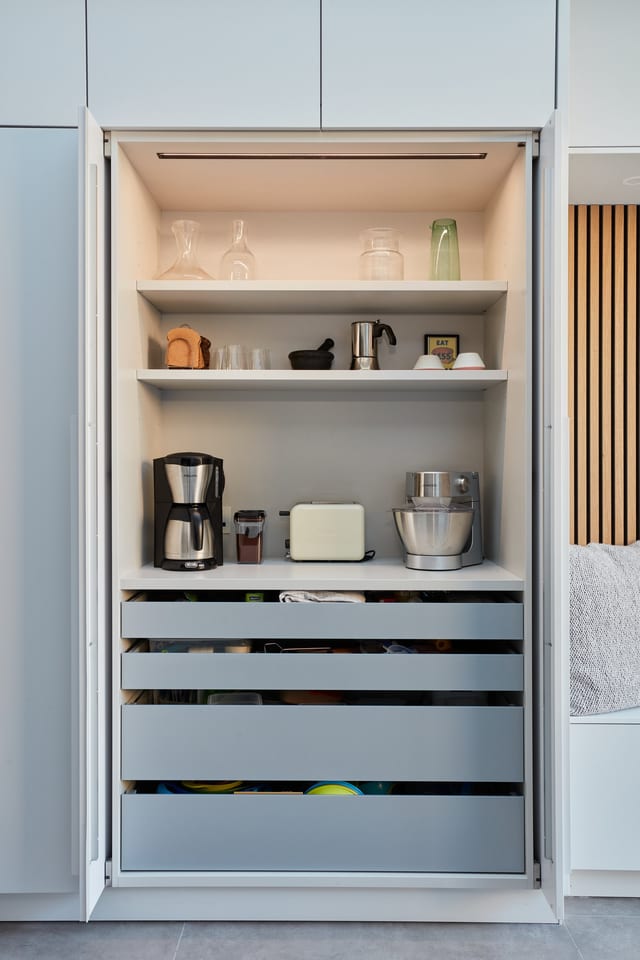 Crystal Palace White & Anthracite Kitchen