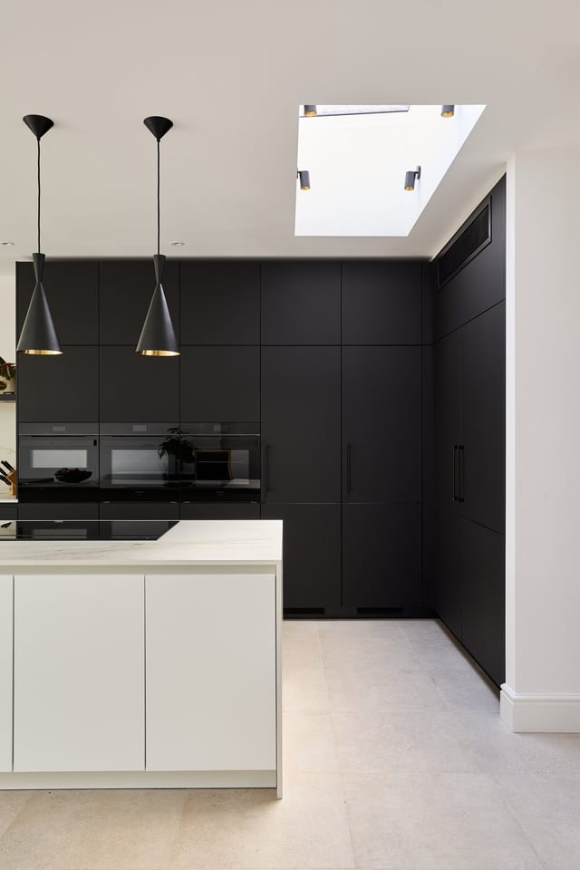 Beckenham White & Black Ceramic Kitchen